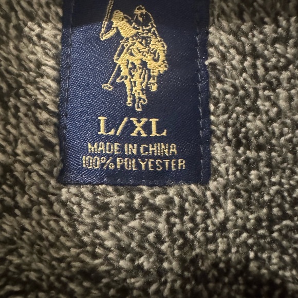 Gray Plush Bathrobe - Picture 2 of 4